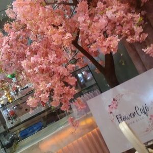 Meet your Posher, Loubna